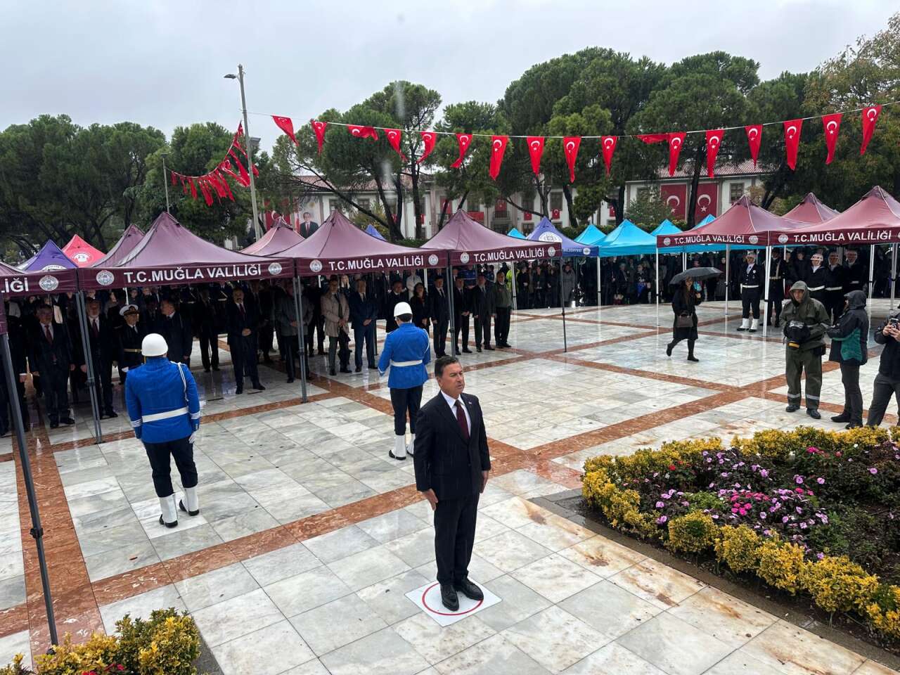 Muğla’da Cumhuriyet Bayramı Töreni Sağanak Yağış Altında Başladı 5